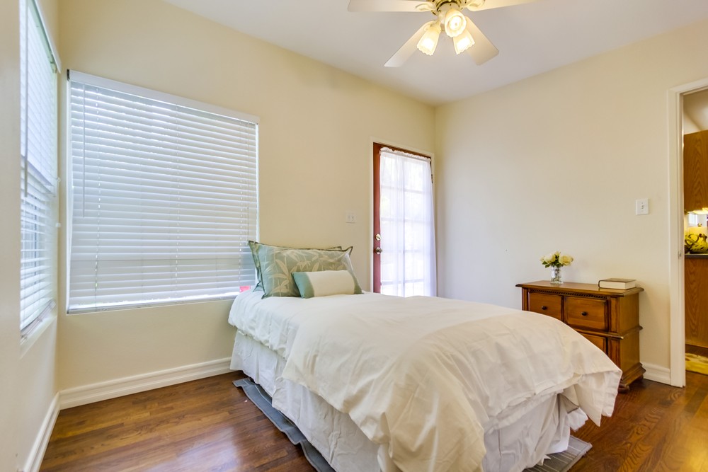 Virtual tour photo 30 of 52 for 1303 Brunner St