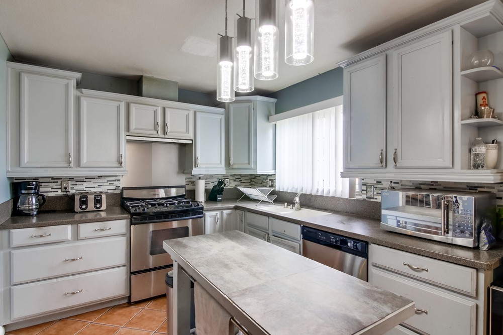 Virtual tour photo 17 of 43 for 1303 Thermal Ave
