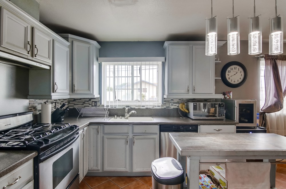 Virtual tour photo 18 of 43 for 1303 Thermal Ave