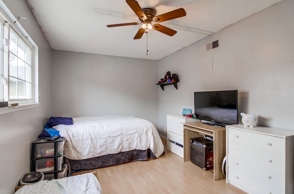 Virtual tour photo 29 of 43 for 1303 Thermal Ave