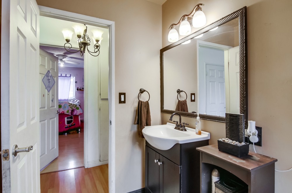 Virtual tour photo 34 of 43 for 1303 Thermal Ave