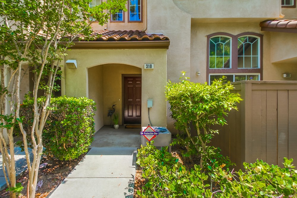 Virtual tour photo 4 of 42 for 13048 Wateridge Cir