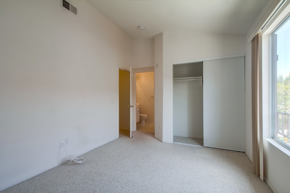 Virtual tour photo 33 of 42 for 13048 Wateridge Cir