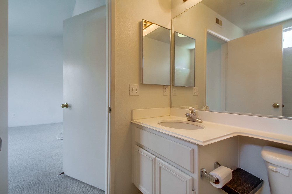 Virtual tour photo 36 of 42 for 13048 Wateridge Cir