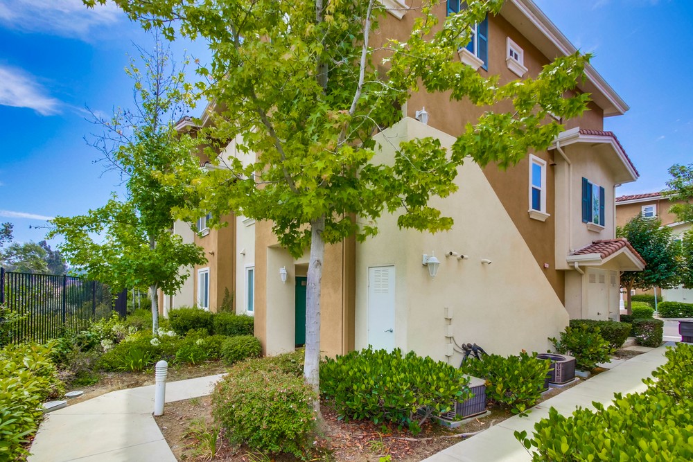 Virtual tour photo 4 of 35 for 13051 Evening Creek Dr S UNIT 48