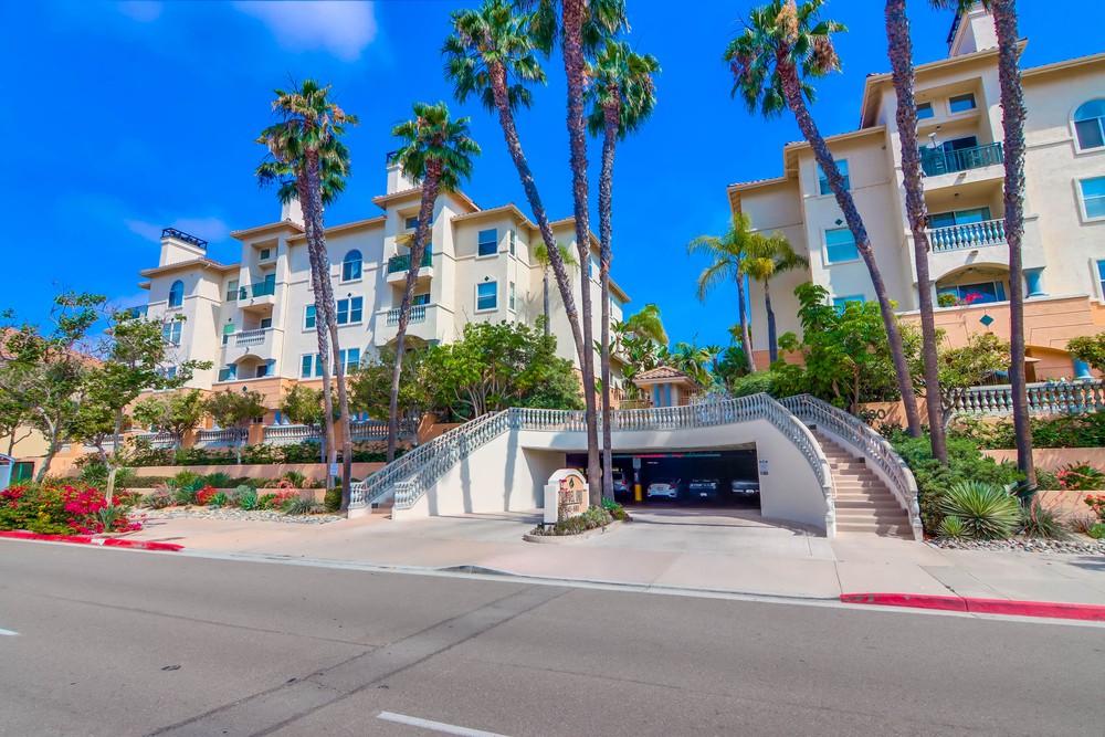 Virtual tour photo 1 of 44 for 640 Camino De La Reina Unit 1307