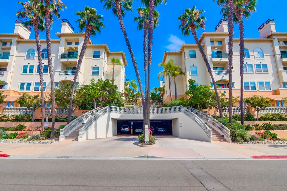 Virtual tour photo 3 of 44 for 640 Camino De La Reina Unit 1307