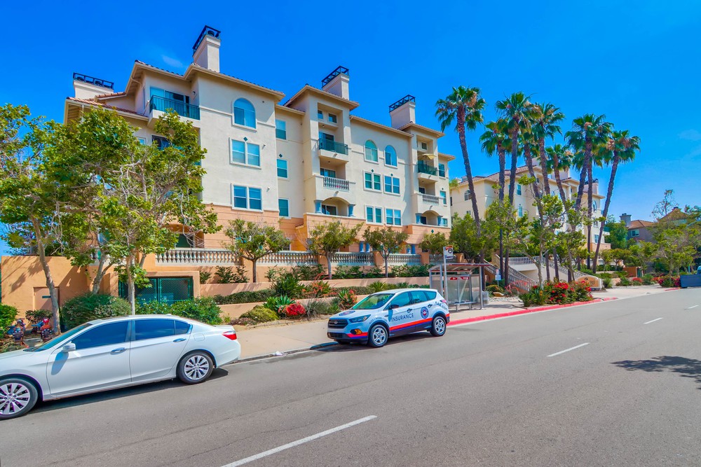 Virtual tour photo 4 of 44 for 640 Camino De La Reina Unit 1307