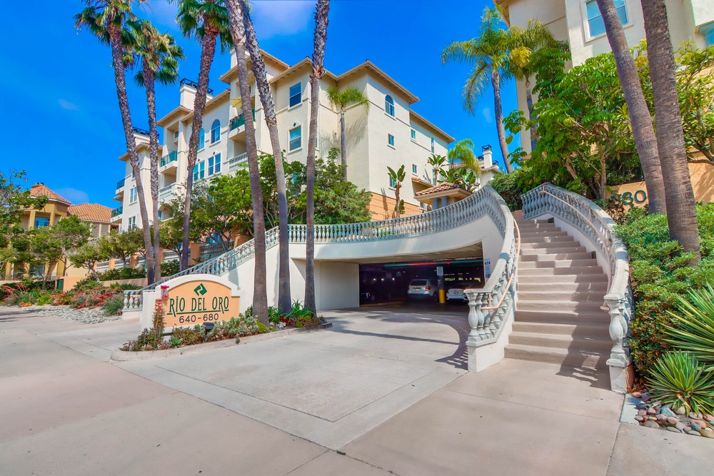 Virtual tour photo 5 of 44 for 640 Camino De La Reina Unit 1307