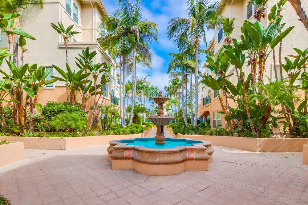 Virtual tour photo 6 of 44 for 640 Camino De La Reina Unit 1307