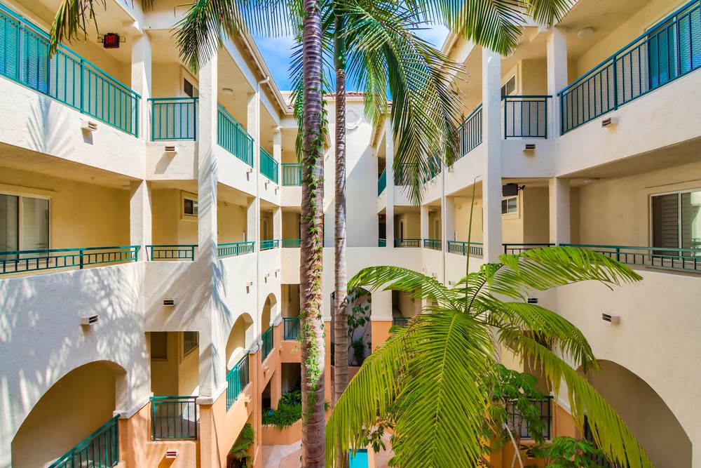 Virtual tour photo 8 of 44 for 640 Camino De La Reina Unit 1307