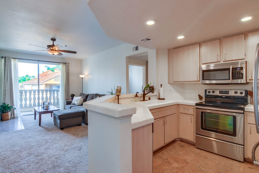 Virtual tour photo 10 of 44 for 640 Camino De La Reina Unit 1307
