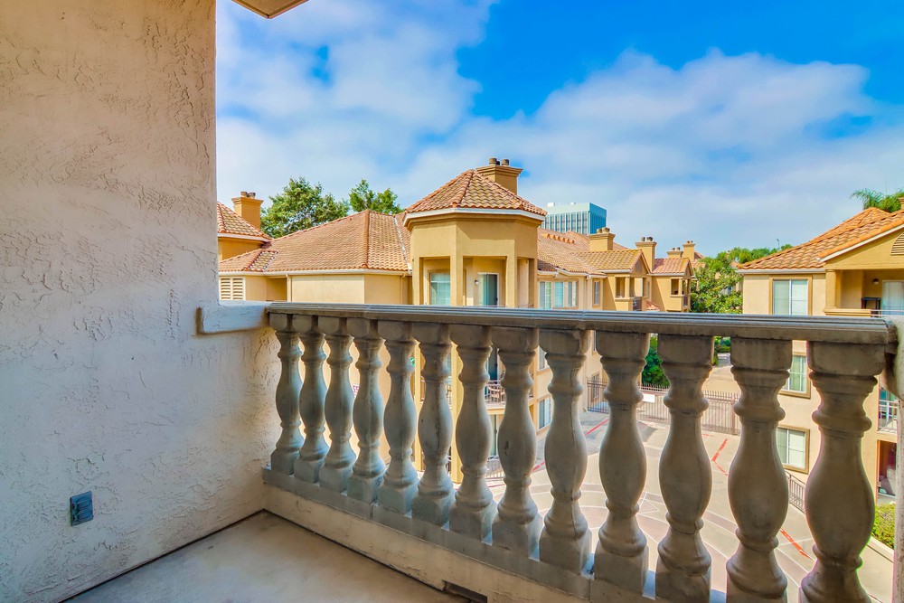 Virtual tour photo 25 of 44 for 640 Camino De La Reina Unit 1307