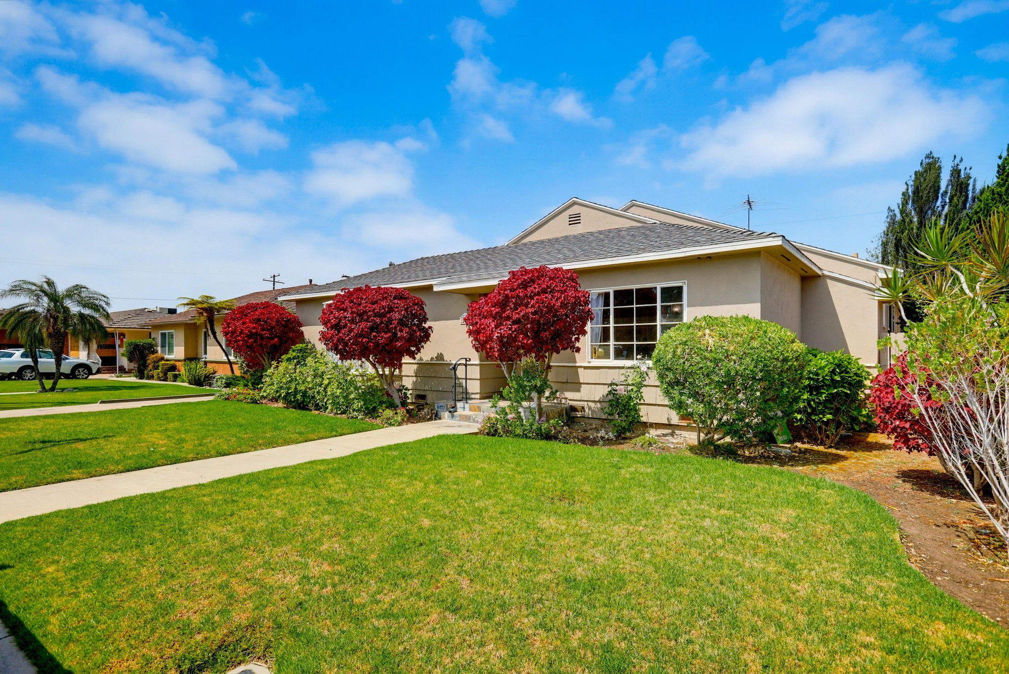 Virtual tour photo 3 of 92 for 13071 Birchwood St