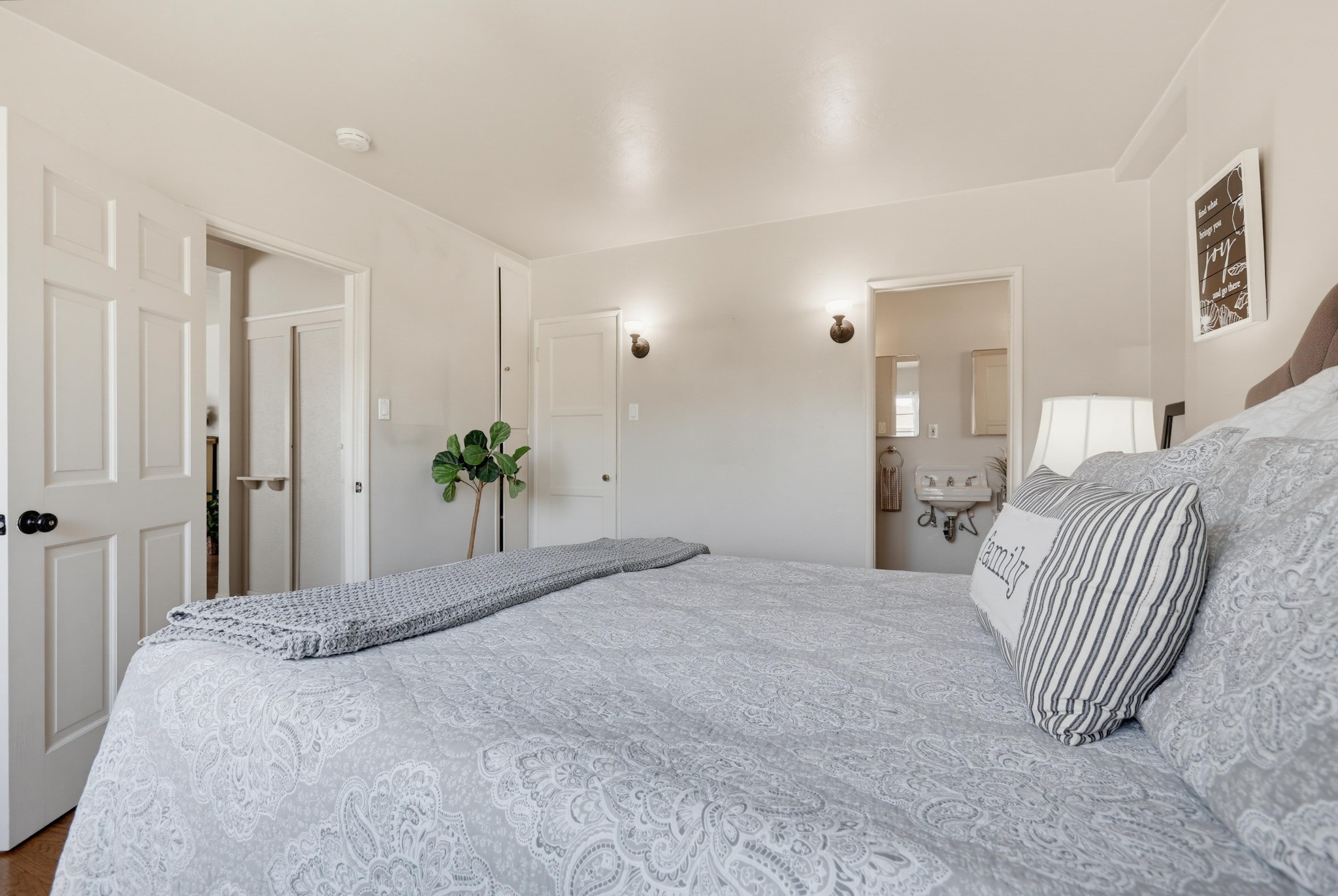 Virtual tour photo 54 of 92 for 13071 Birchwood St
