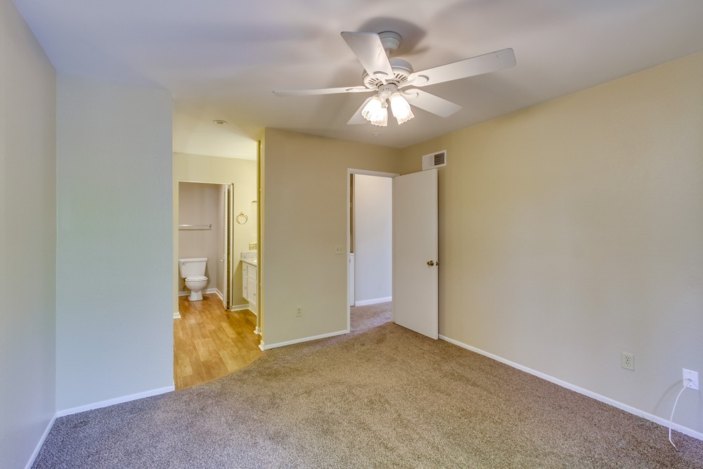 Virtual tour photo 12 of 21 for 13075 Wimberly Square #94