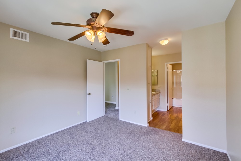 Virtual tour photo 16 of 21 for 13075 Wimberly Square #94