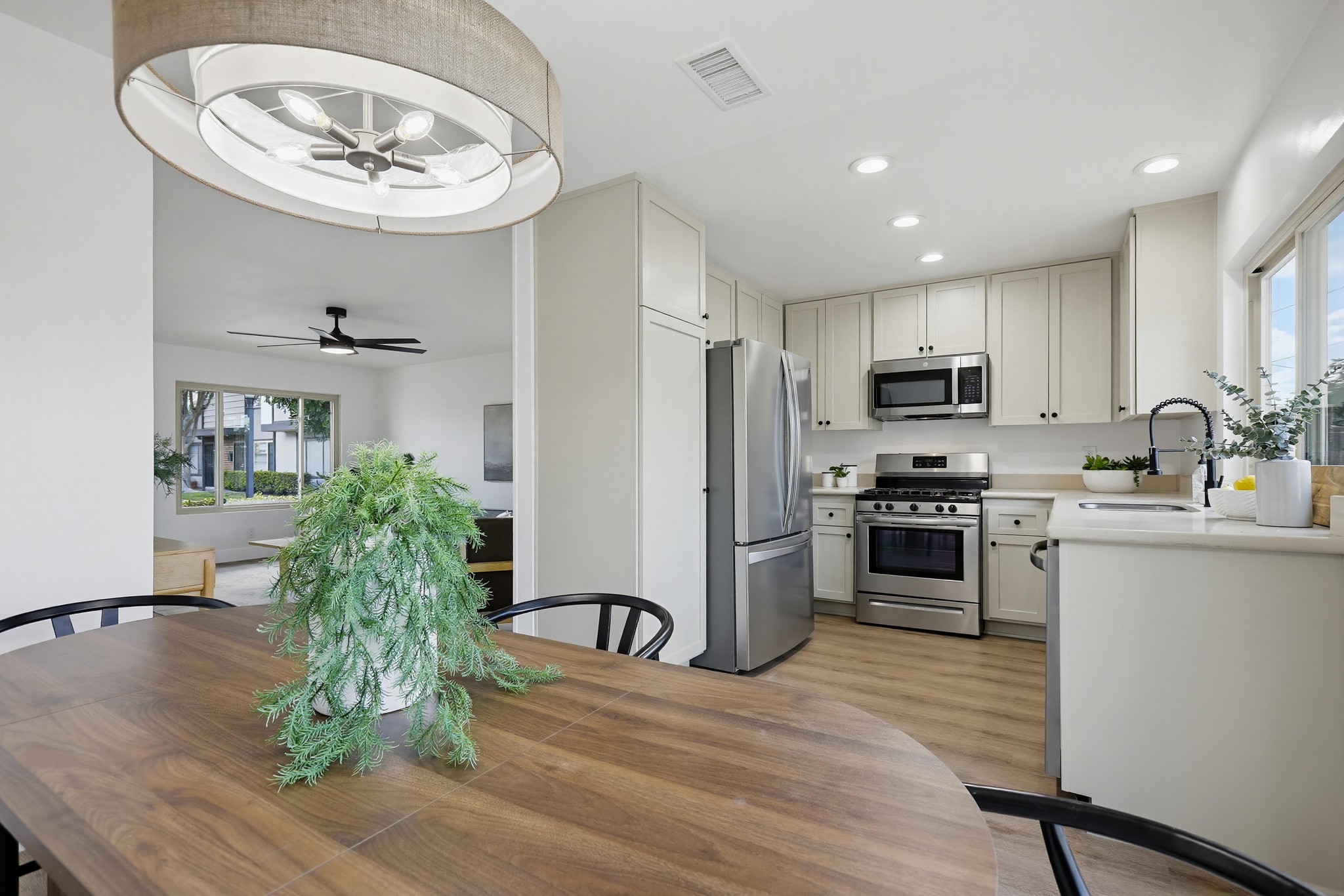 Virtual tour photo 16 of 69 for 13100 Ferndale Dr