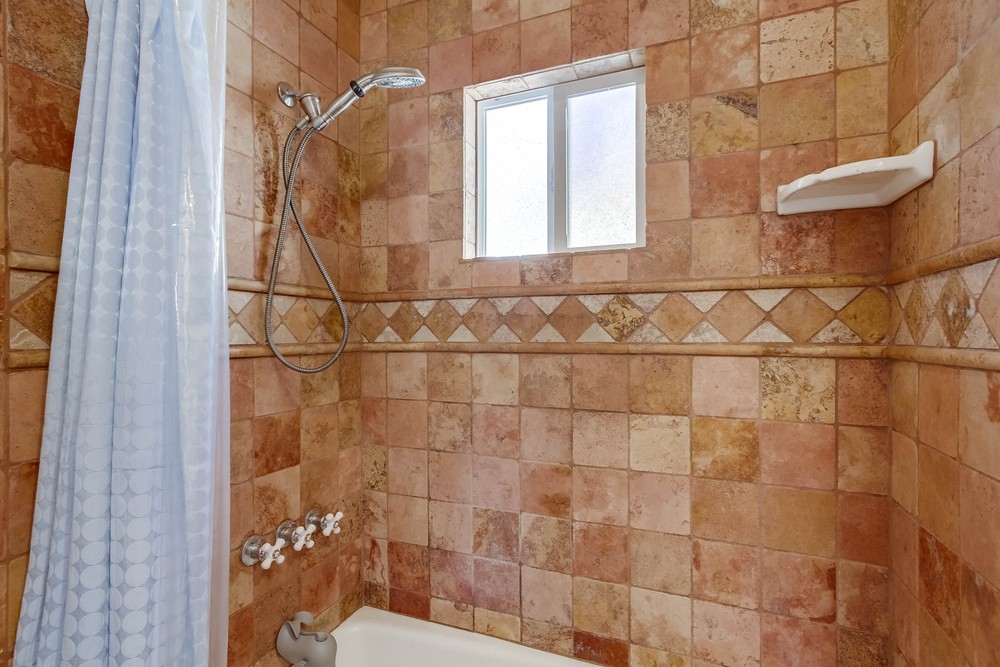 Virtual tour photo 27 of 61 for 1311 Felton St