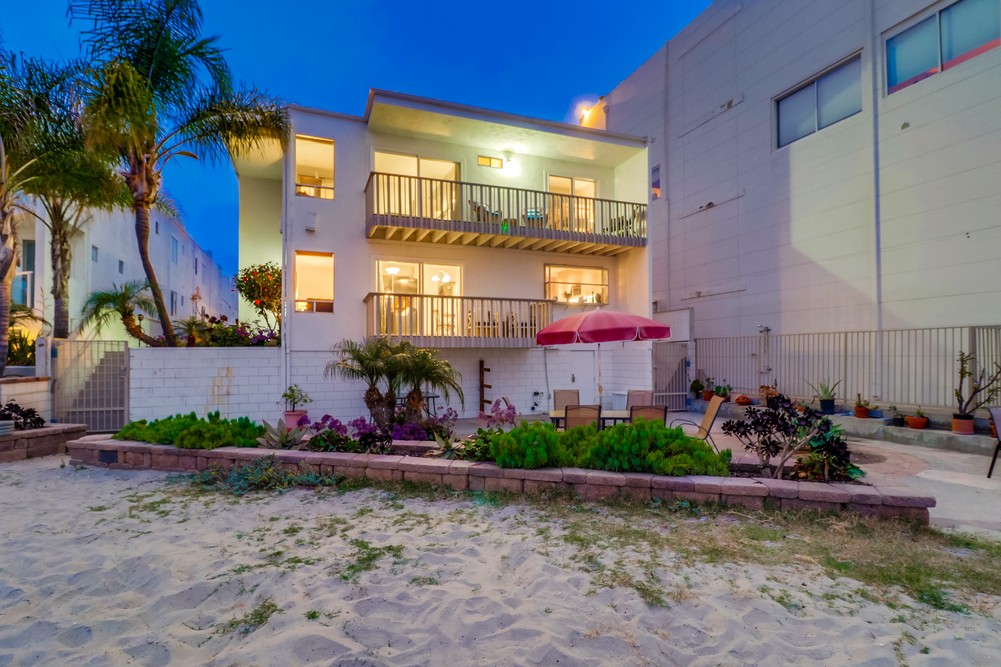 Virtual tour photo 4 of 63 for 1311 La Palma St UNIT 10