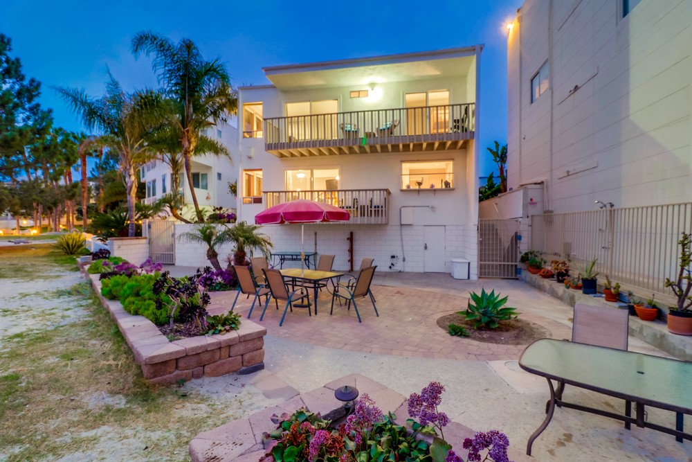 Virtual tour photo 5 of 63 for 1311 La Palma St UNIT 10