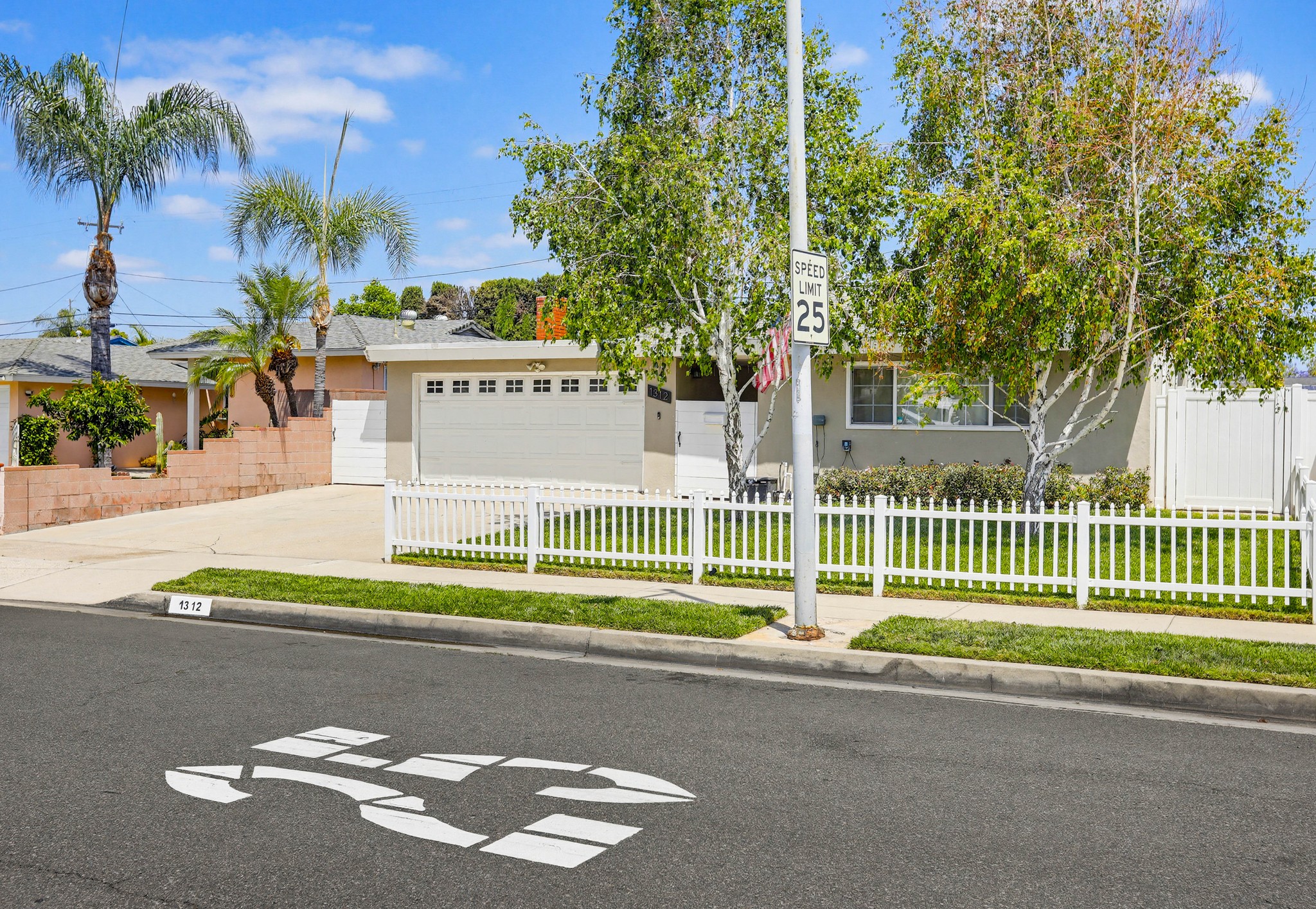 Virtual tour photo 1 of 82 for 1312 N Devonshire Rd