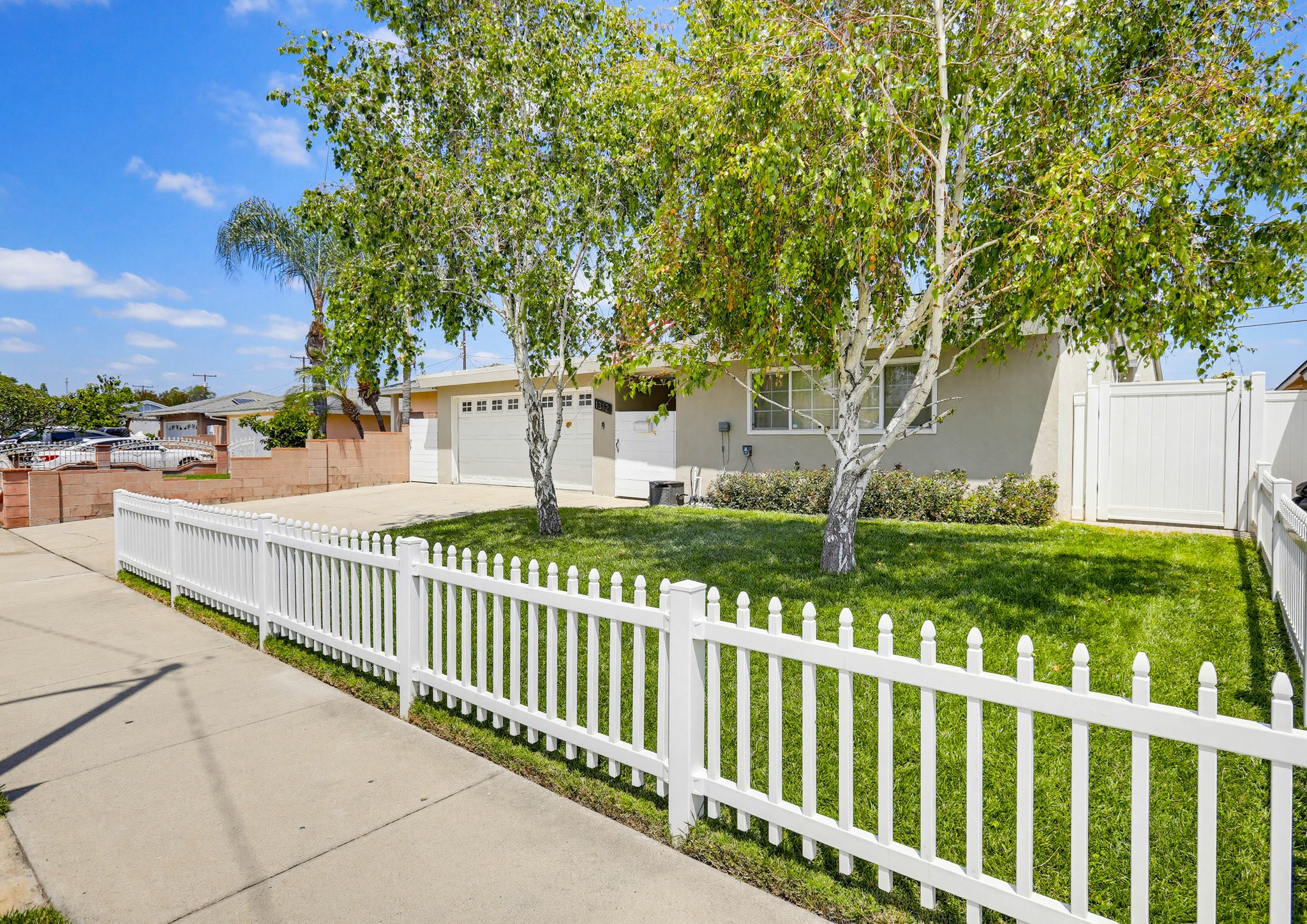 Virtual tour photo 4 of 82 for 1312 N Devonshire Rd