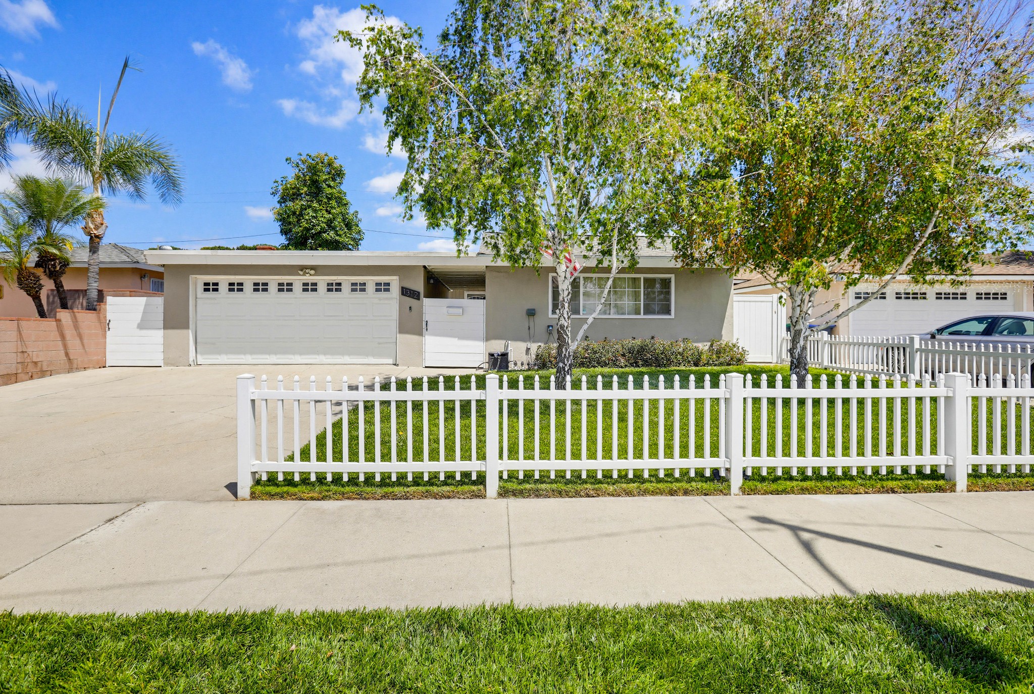 Virtual tour photo 6 of 82 for 1312 N Devonshire Rd