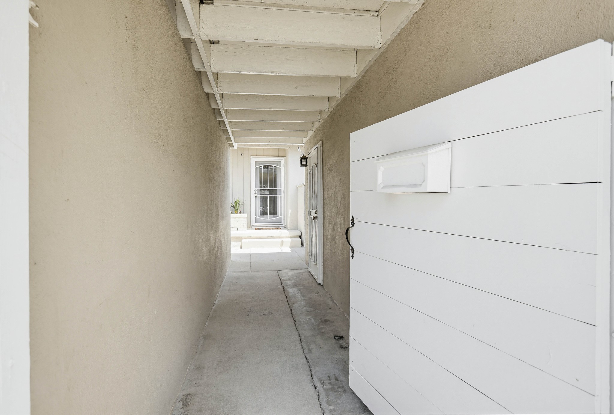 Virtual tour photo 9 of 82 for 1312 N Devonshire Rd