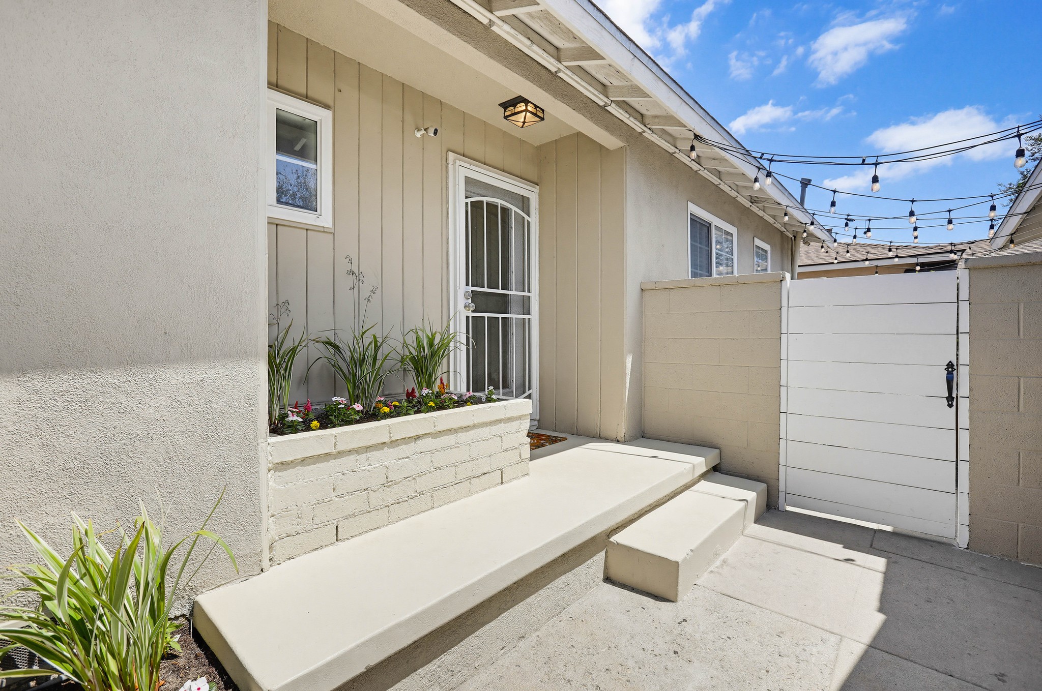 Virtual tour photo 13 of 82 for 1312 N Devonshire Rd