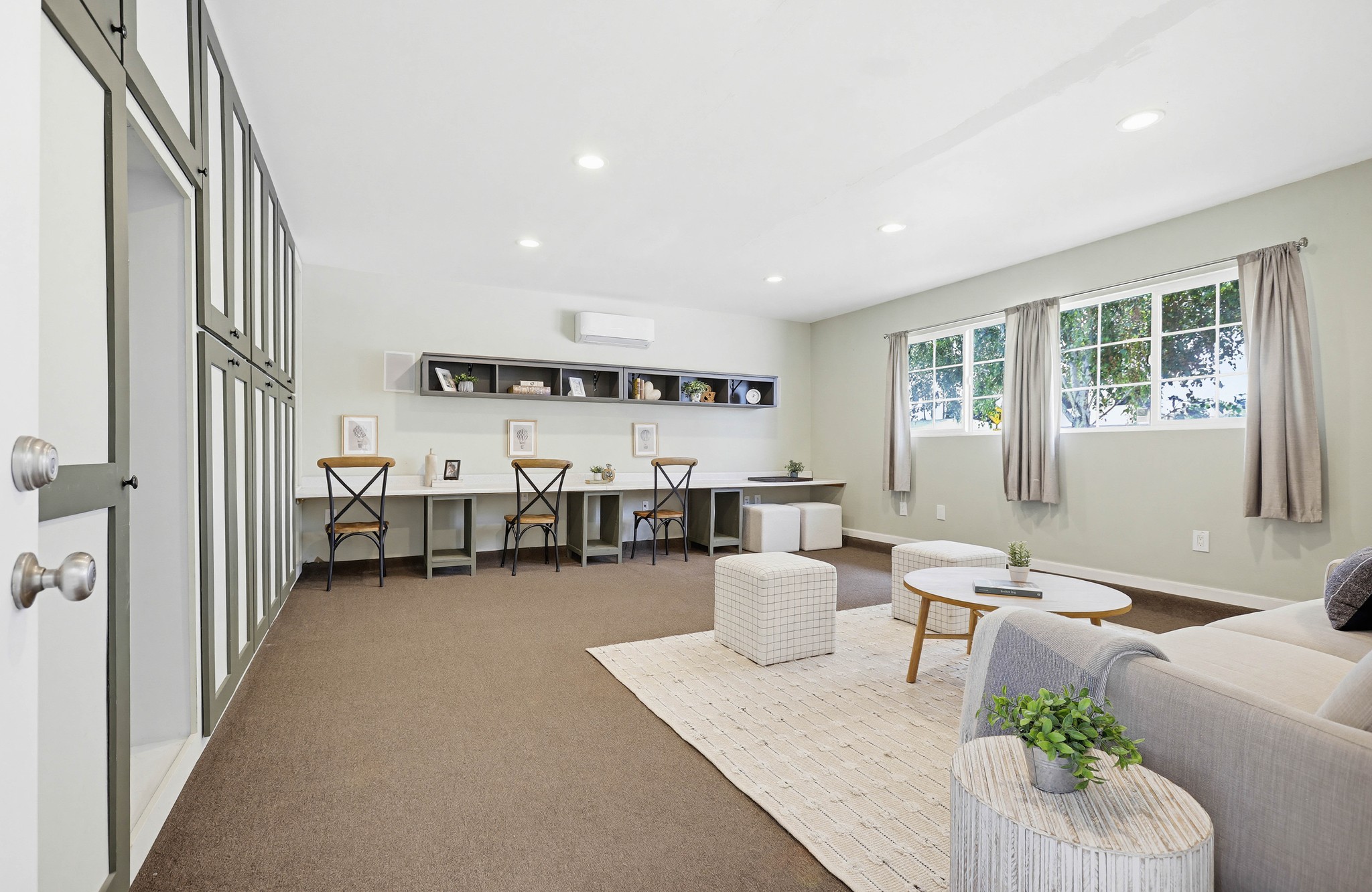 Virtual tour photo 17 of 82 for 1312 N Devonshire Rd