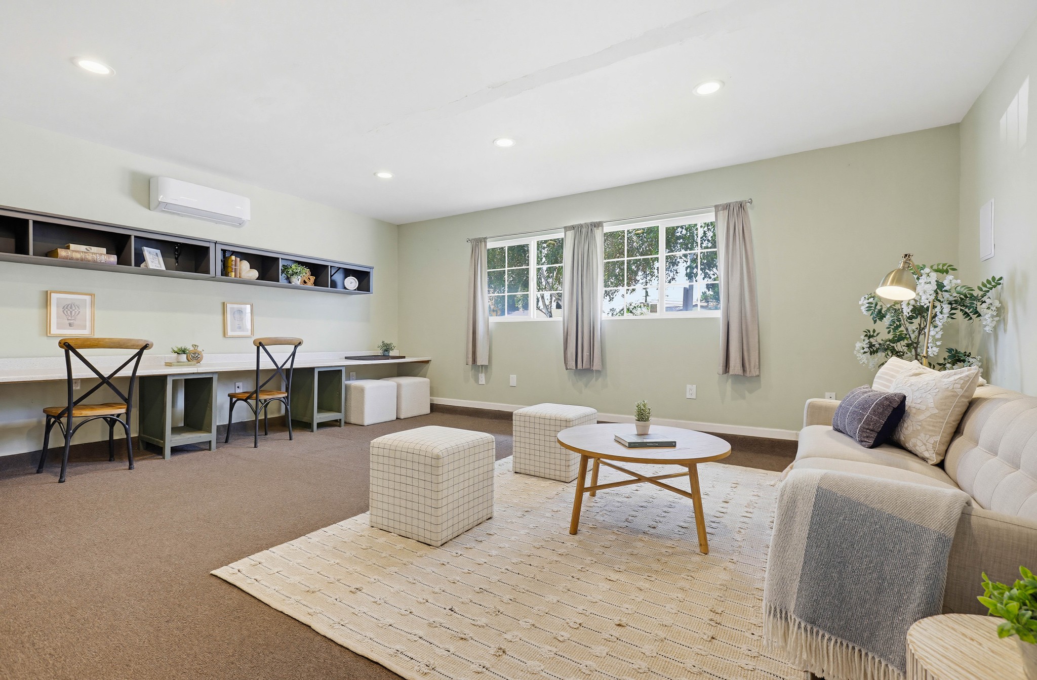 Virtual tour photo 19 of 82 for 1312 N Devonshire Rd