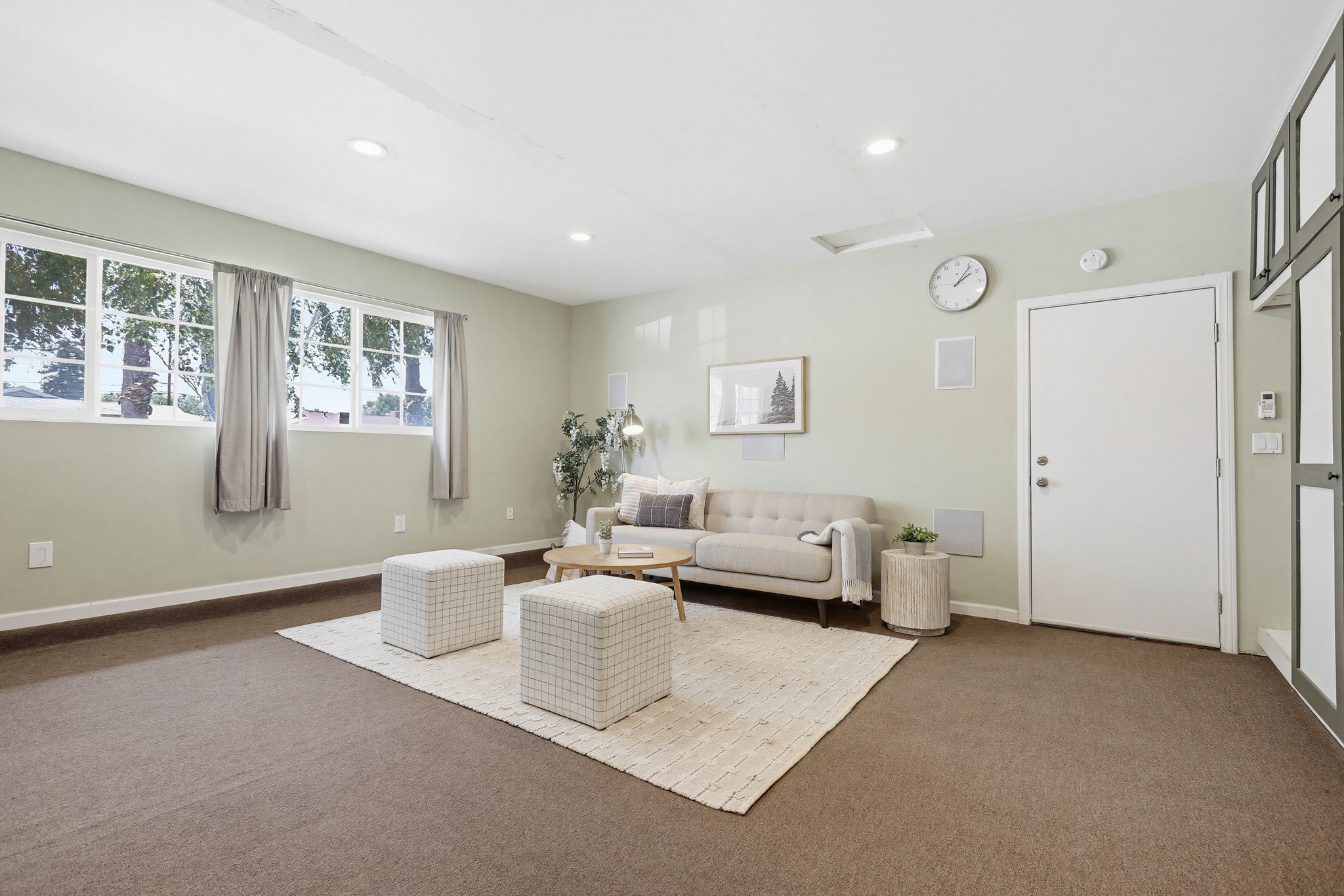 Virtual tour photo 20 of 82 for 1312 N Devonshire Rd