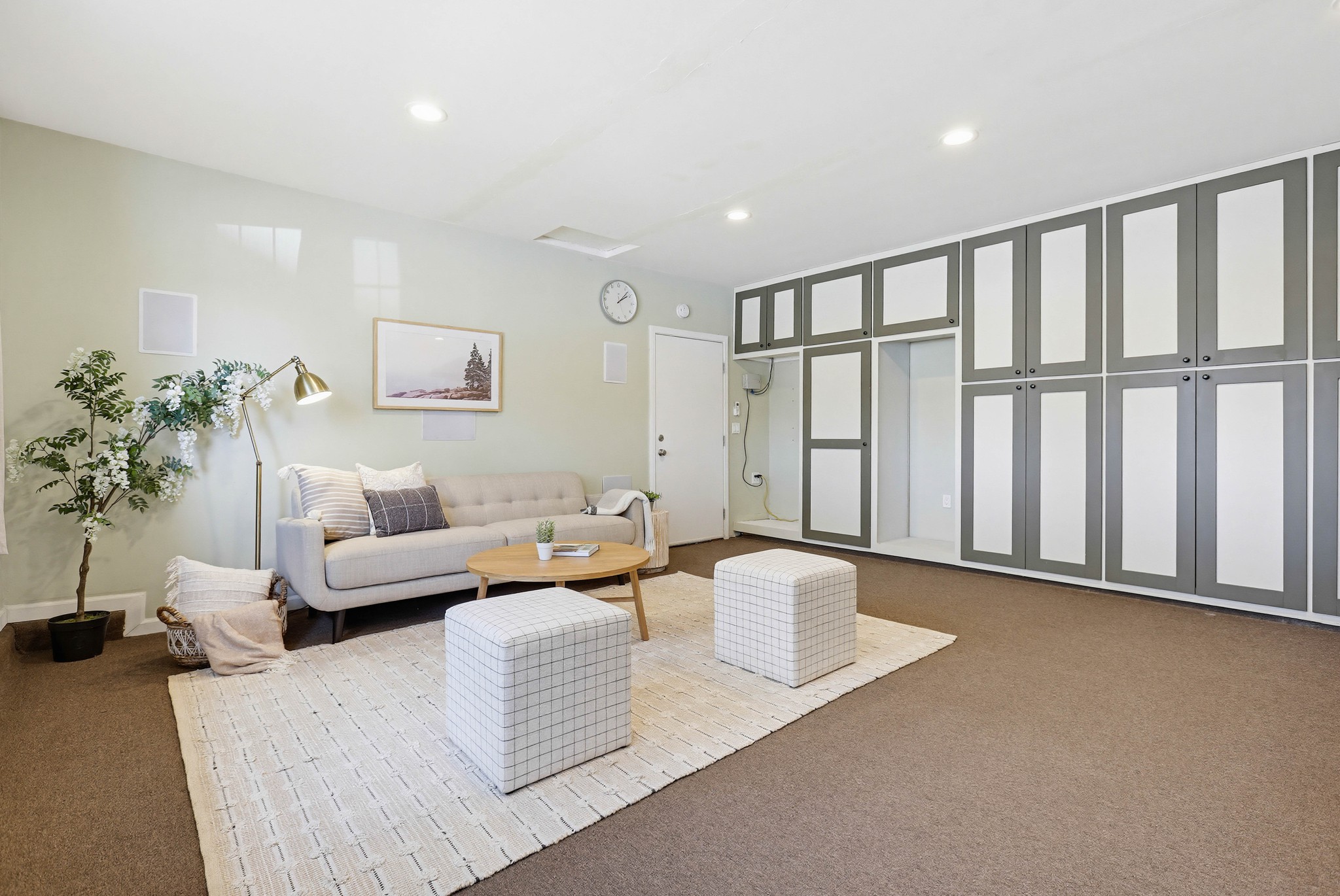 Virtual tour photo 21 of 82 for 1312 N Devonshire Rd