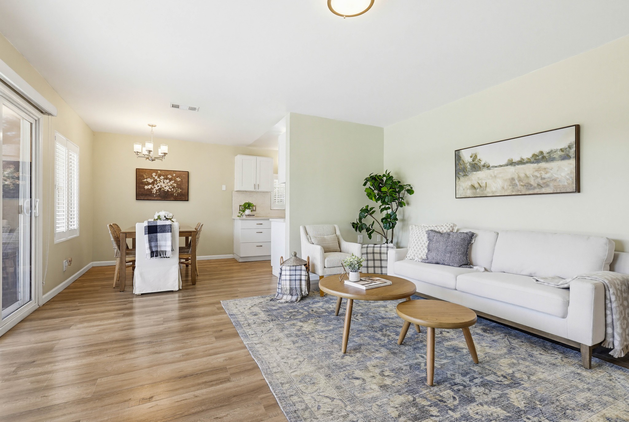 Virtual tour photo 25 of 82 for 1312 N Devonshire Rd