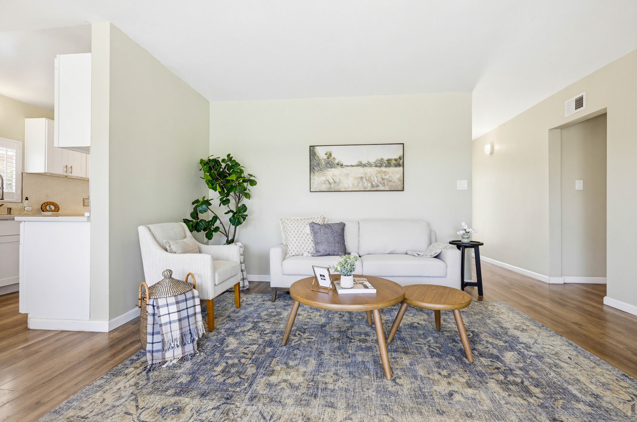 Virtual tour photo 27 of 82 for 1312 N Devonshire Rd