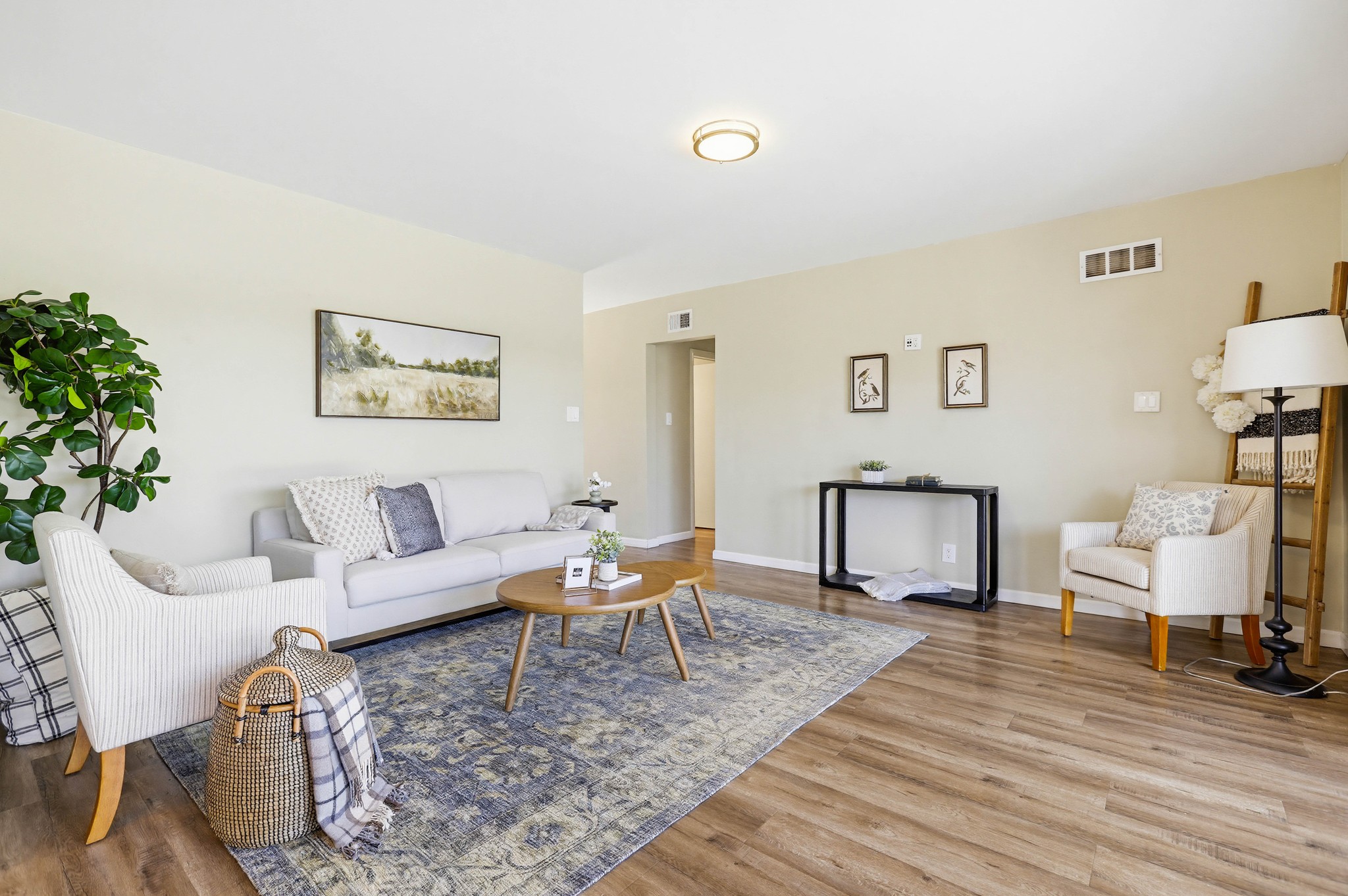 Virtual tour photo 28 of 82 for 1312 N Devonshire Rd