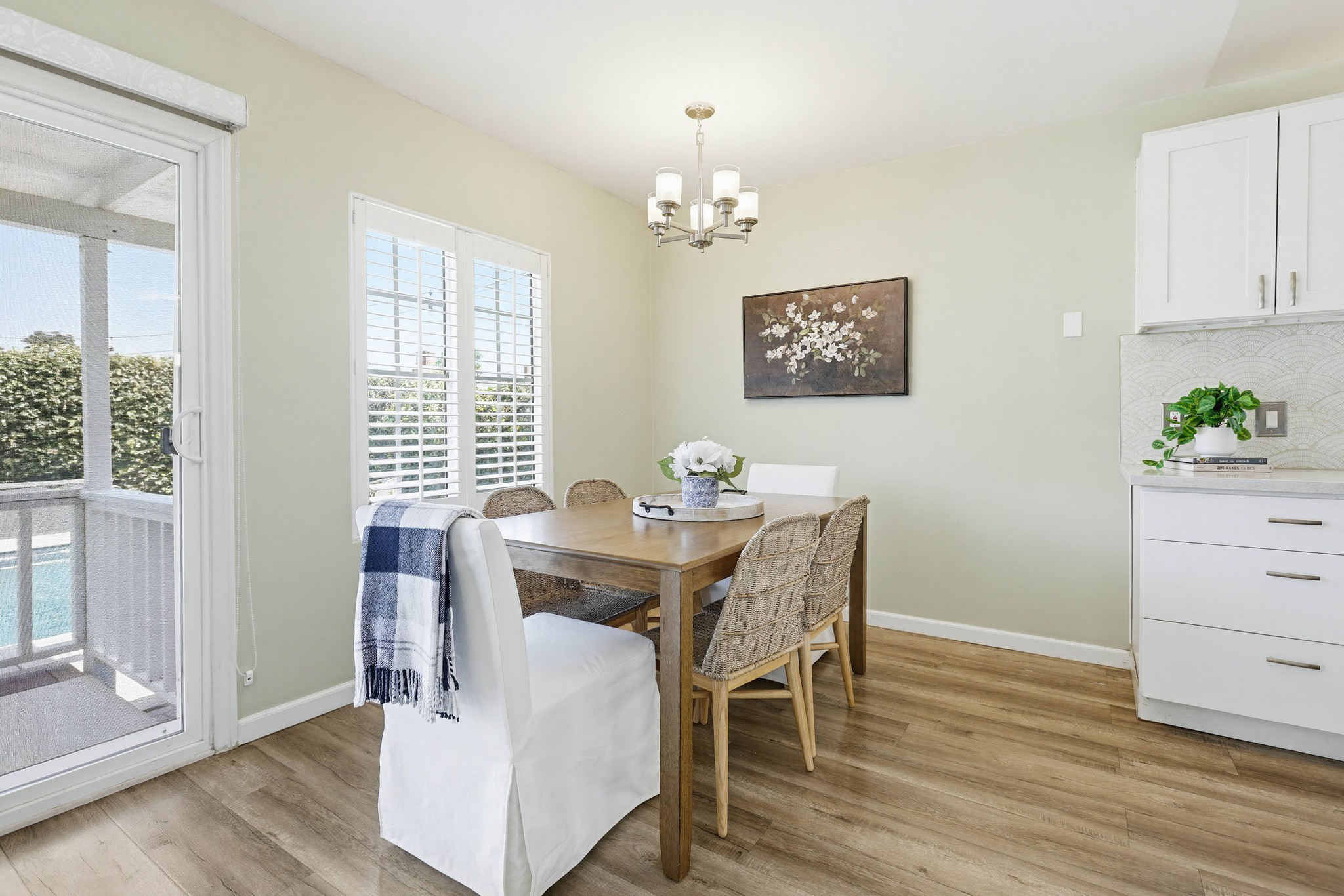 Virtual tour photo 31 of 82 for 1312 N Devonshire Rd