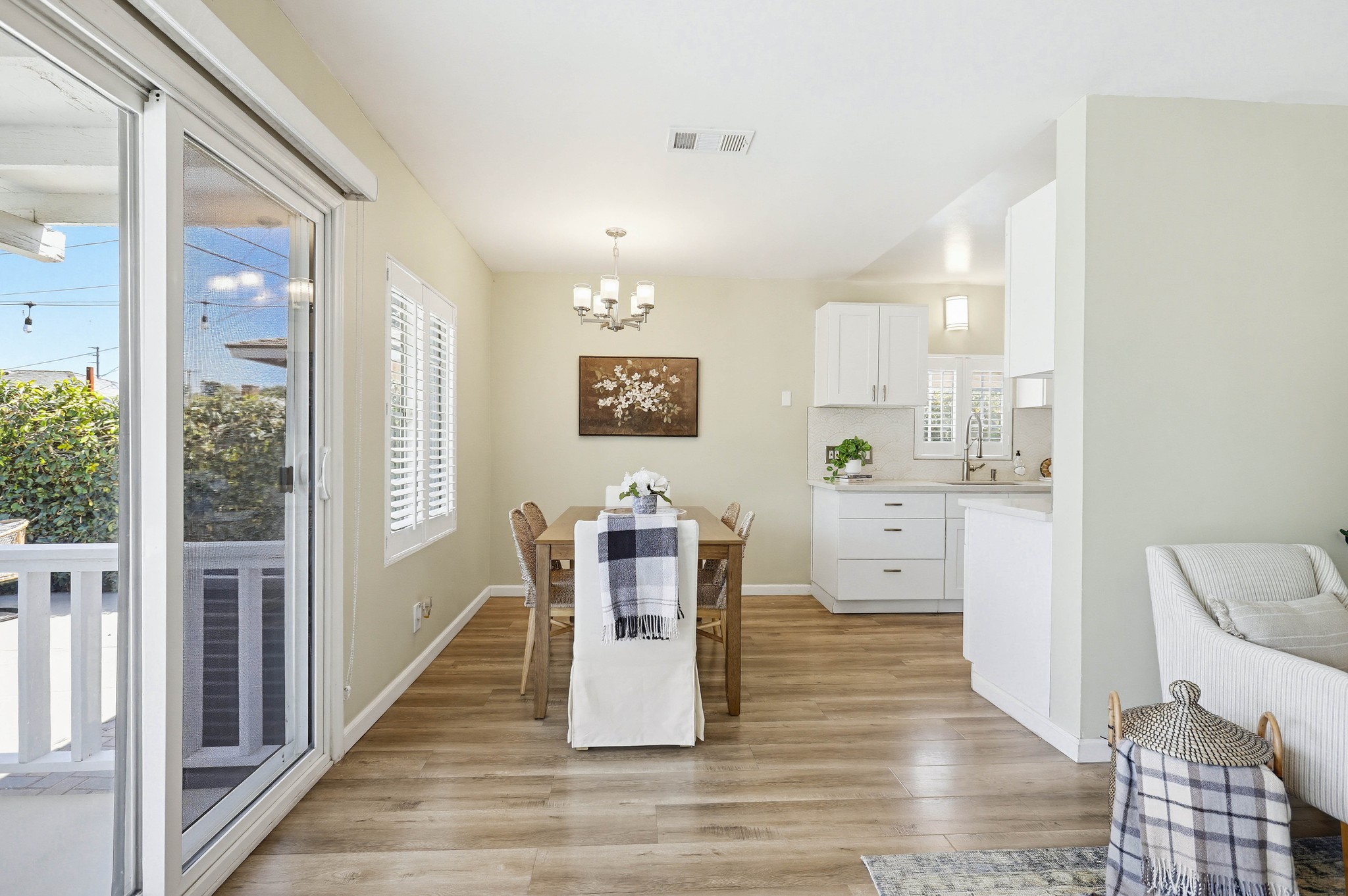 Virtual tour photo 32 of 82 for 1312 N Devonshire Rd
