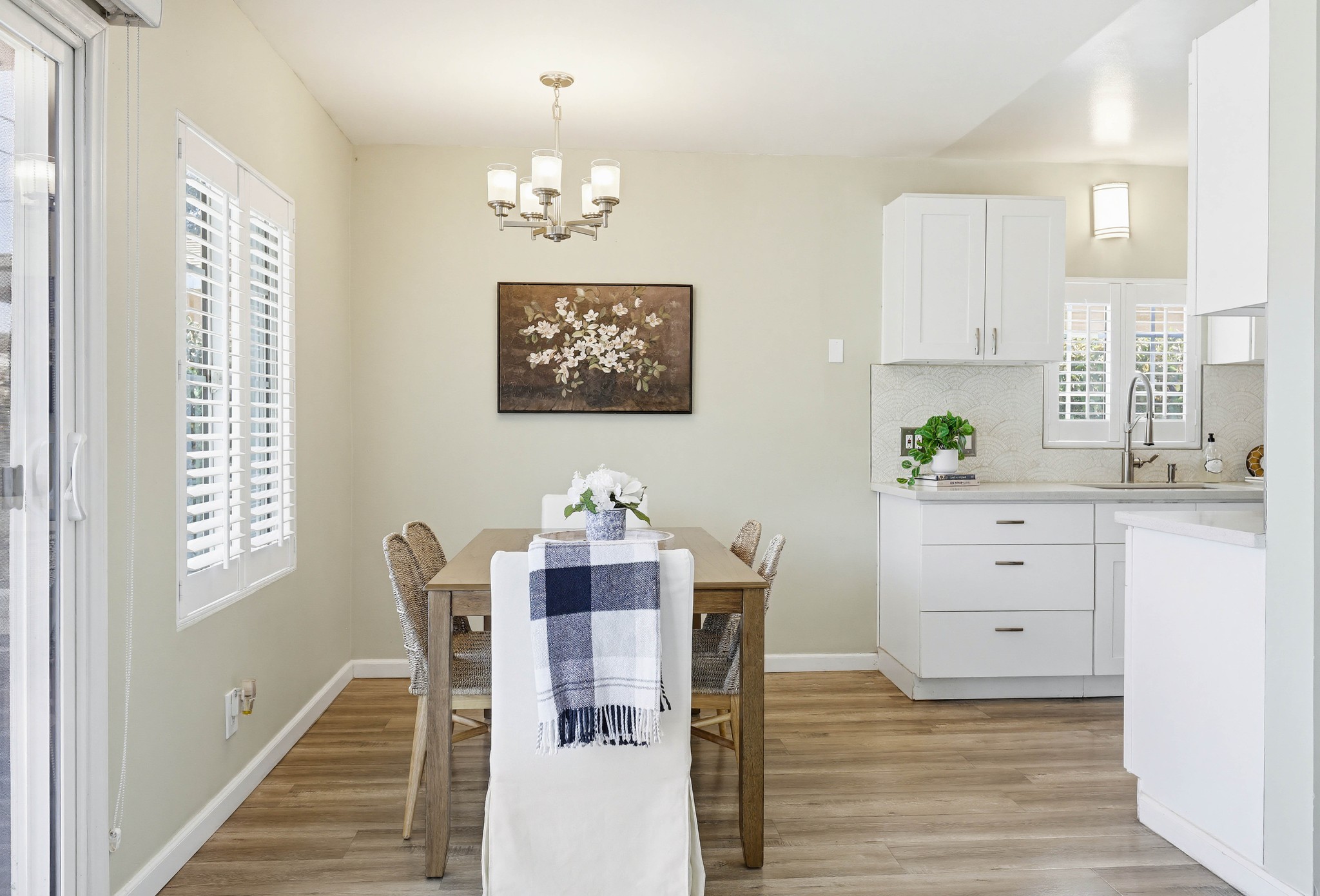 Virtual tour photo 33 of 82 for 1312 N Devonshire Rd