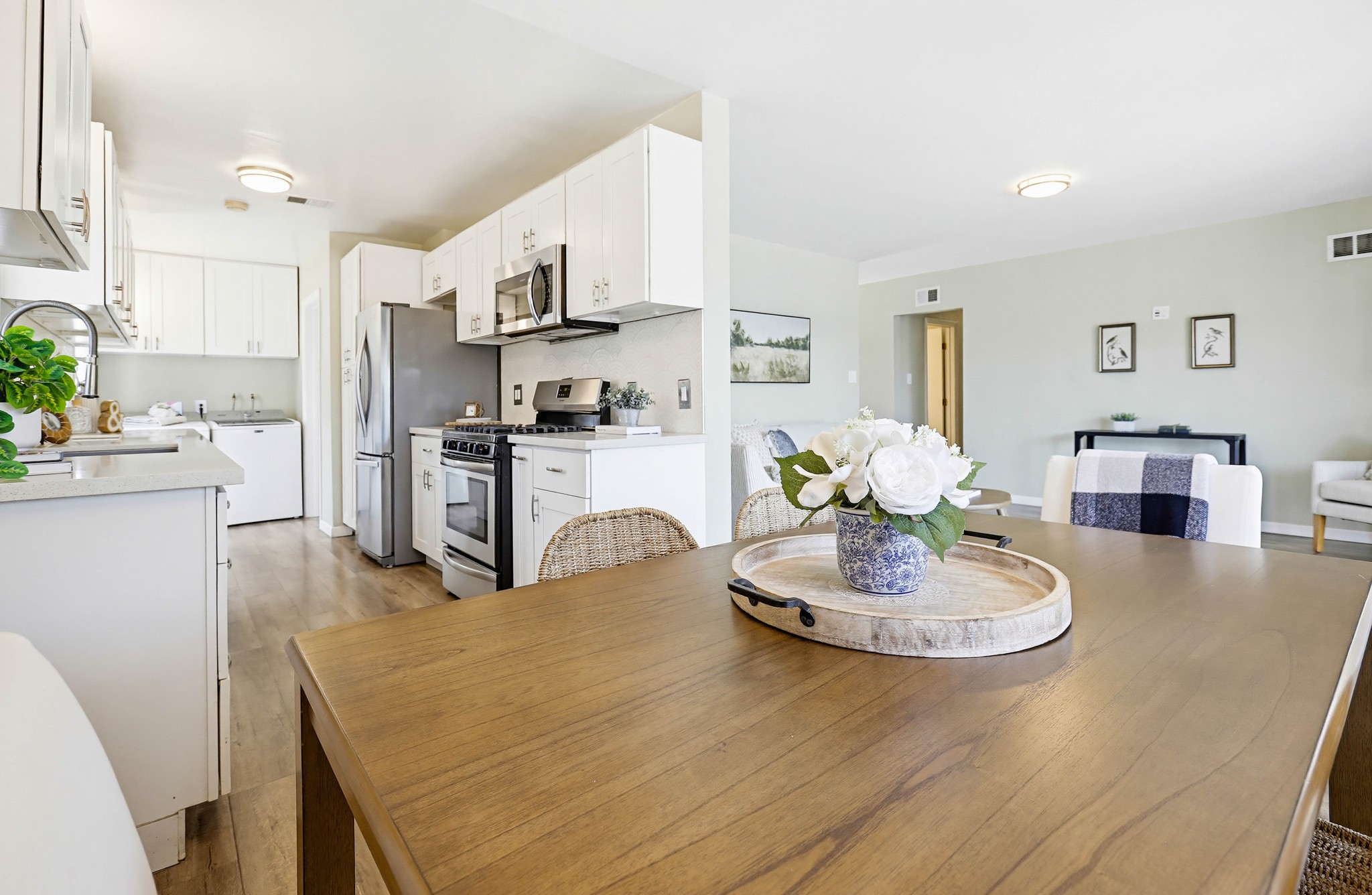 Virtual tour photo 36 of 82 for 1312 N Devonshire Rd
