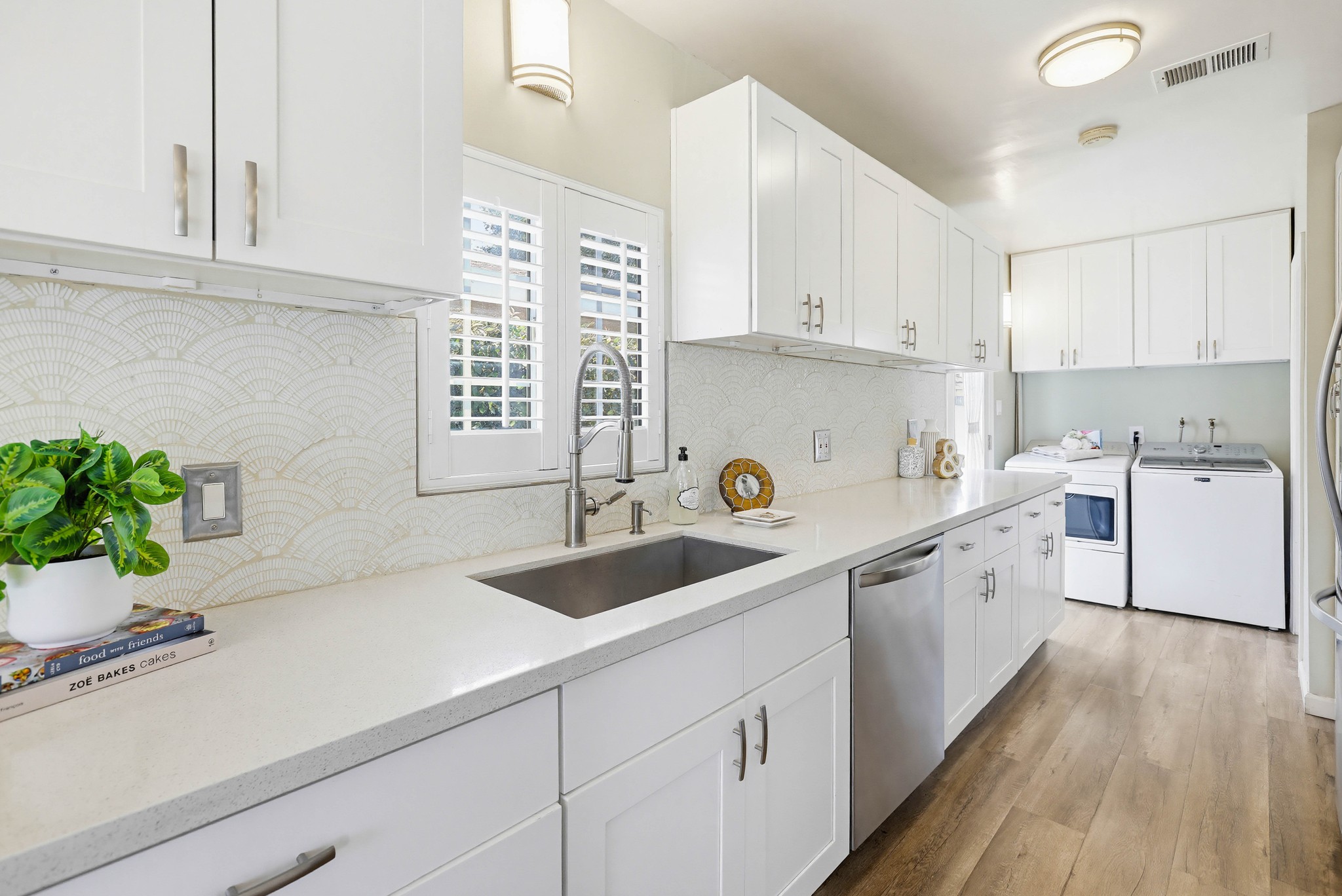 Virtual tour photo 39 of 82 for 1312 N Devonshire Rd