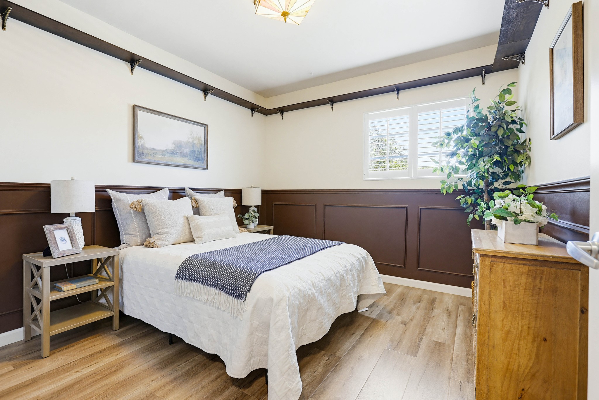 Virtual tour photo 52 of 82 for 1312 N Devonshire Rd