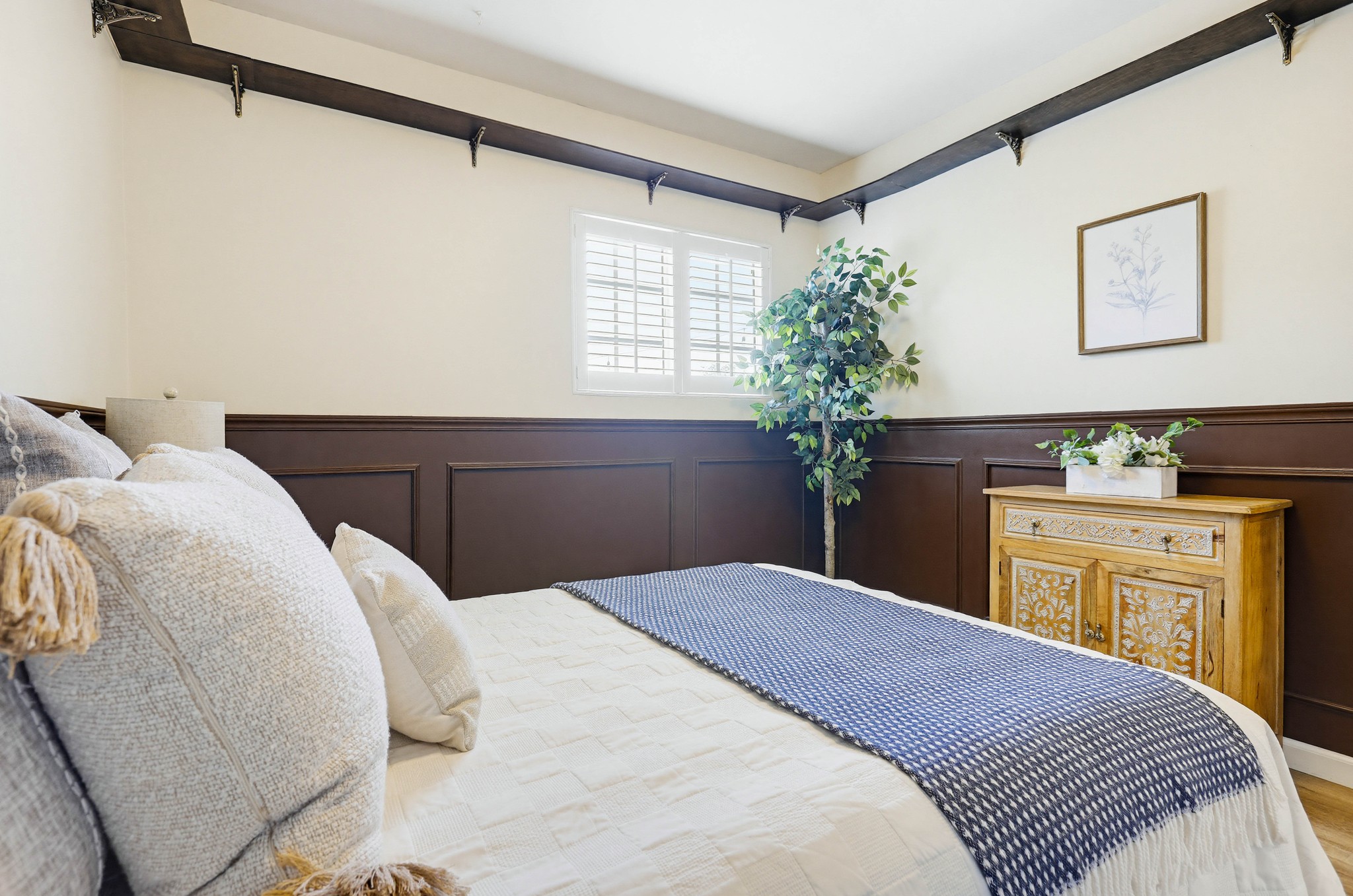 Virtual tour photo 53 of 82 for 1312 N Devonshire Rd