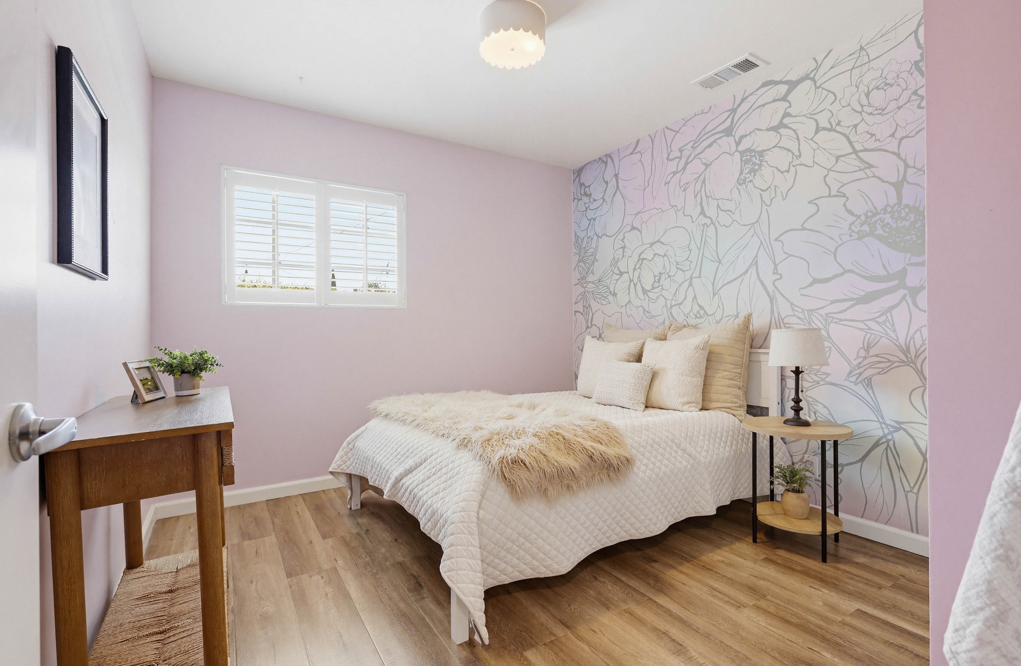 Virtual tour photo 56 of 82 for 1312 N Devonshire Rd