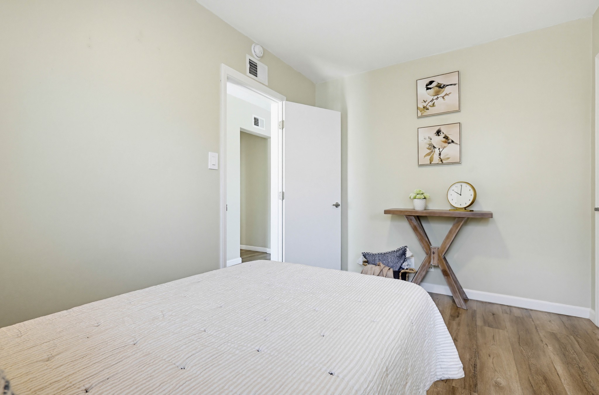 Virtual tour photo 62 of 82 for 1312 N Devonshire Rd