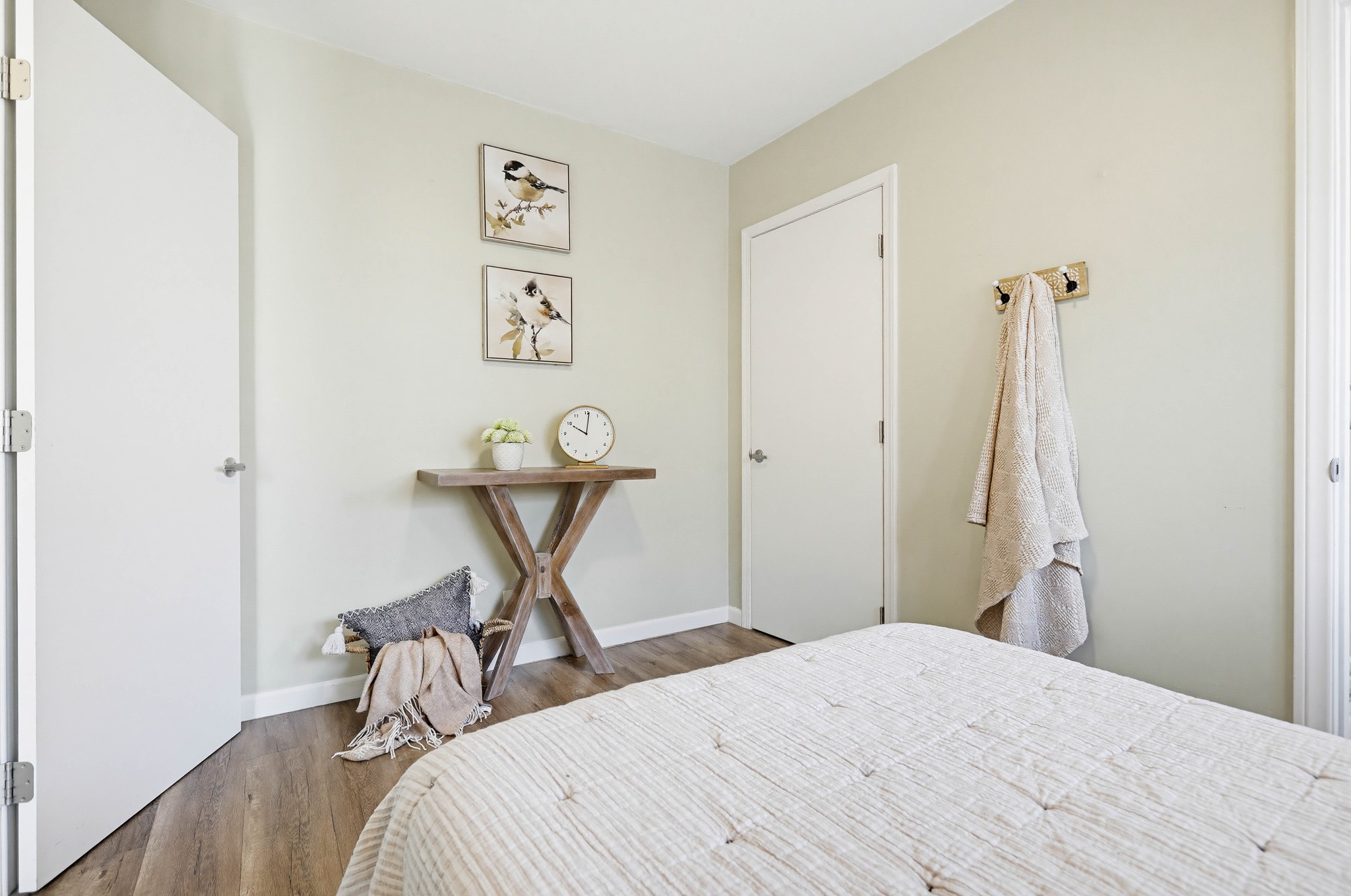 Virtual tour photo 63 of 82 for 1312 N Devonshire Rd