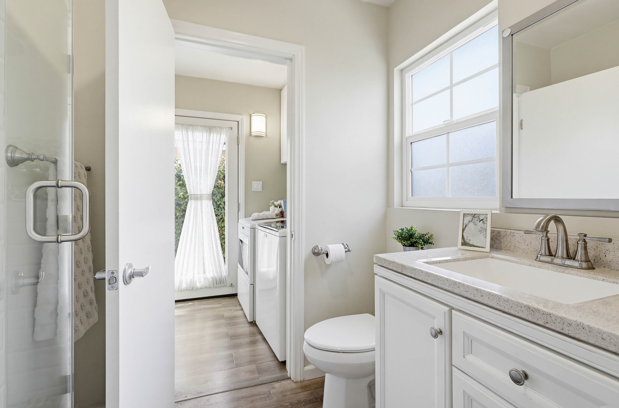 Virtual tour photo 67 of 82 for 1312 N Devonshire Rd