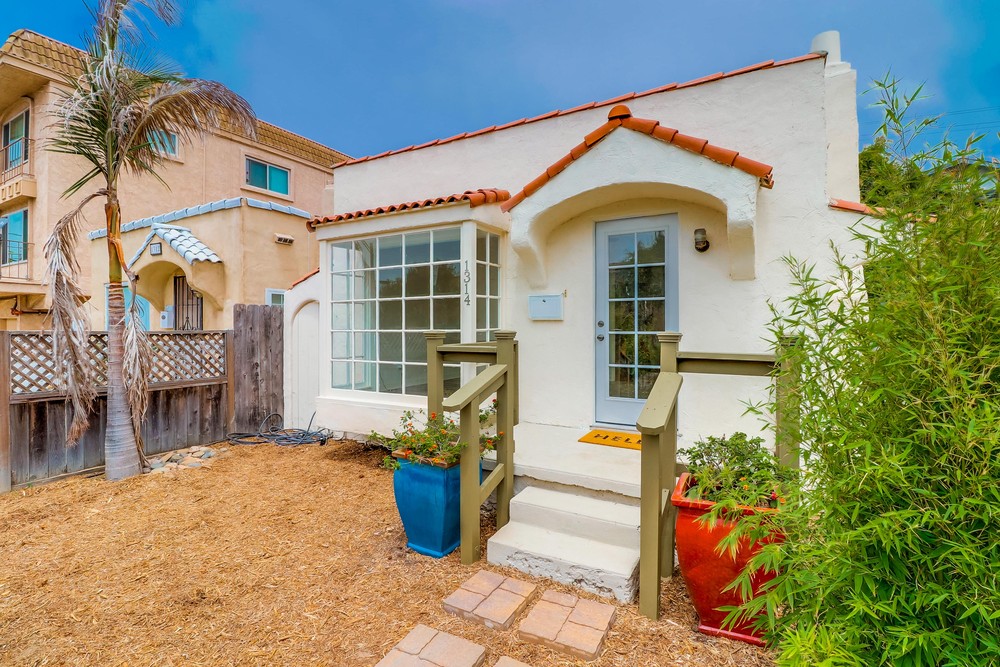 Virtual tour photo 5 of 35 for 1314 Pacific Beach Dr