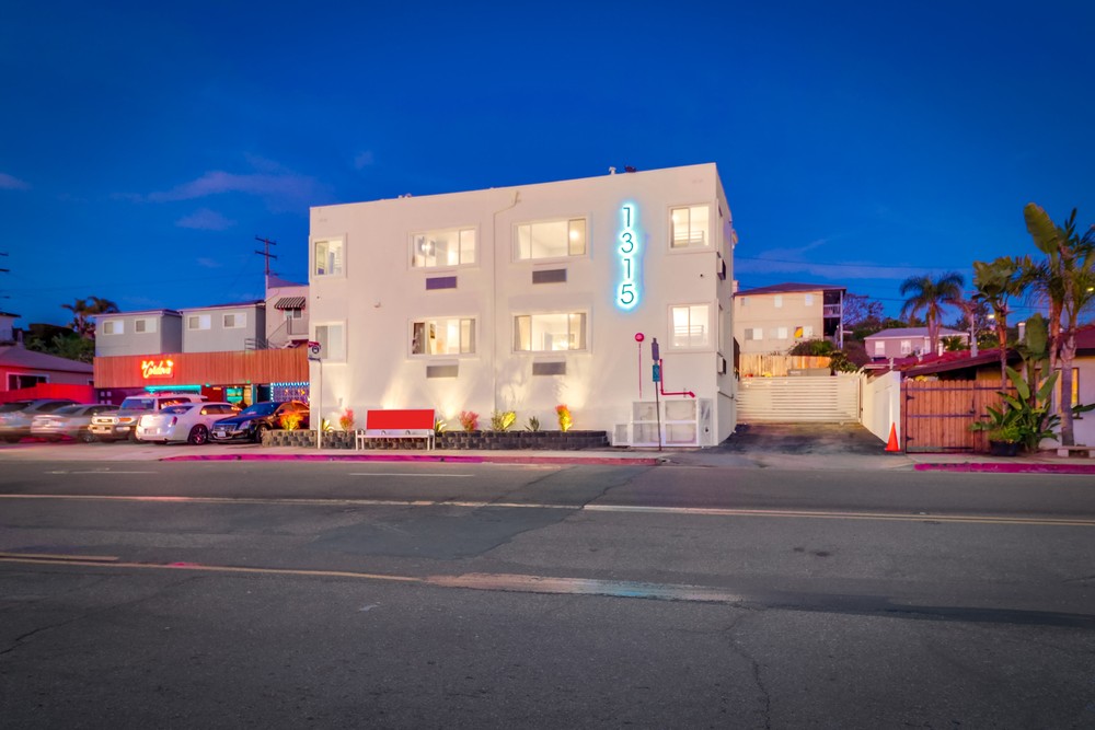 Virtual tour photo 9 of 83 for 1315 Morena Blvd